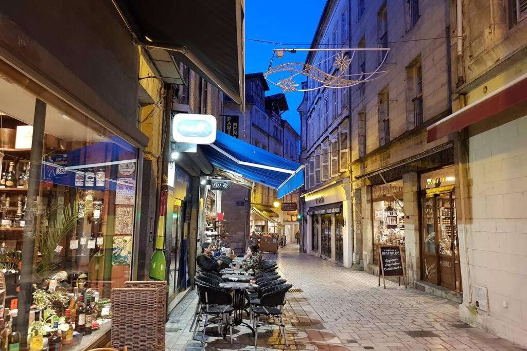 Ferienwohnung Superbe Loft T4 De 96 M2 Au Coeur Périgueux Exterior foto